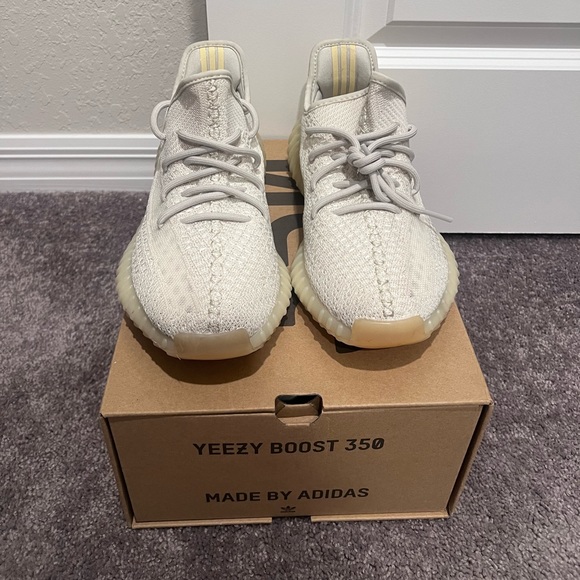 Yeezy Boost - Picture 3 of 6